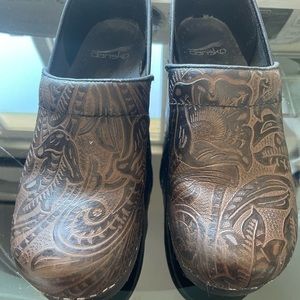 Dansko size 38